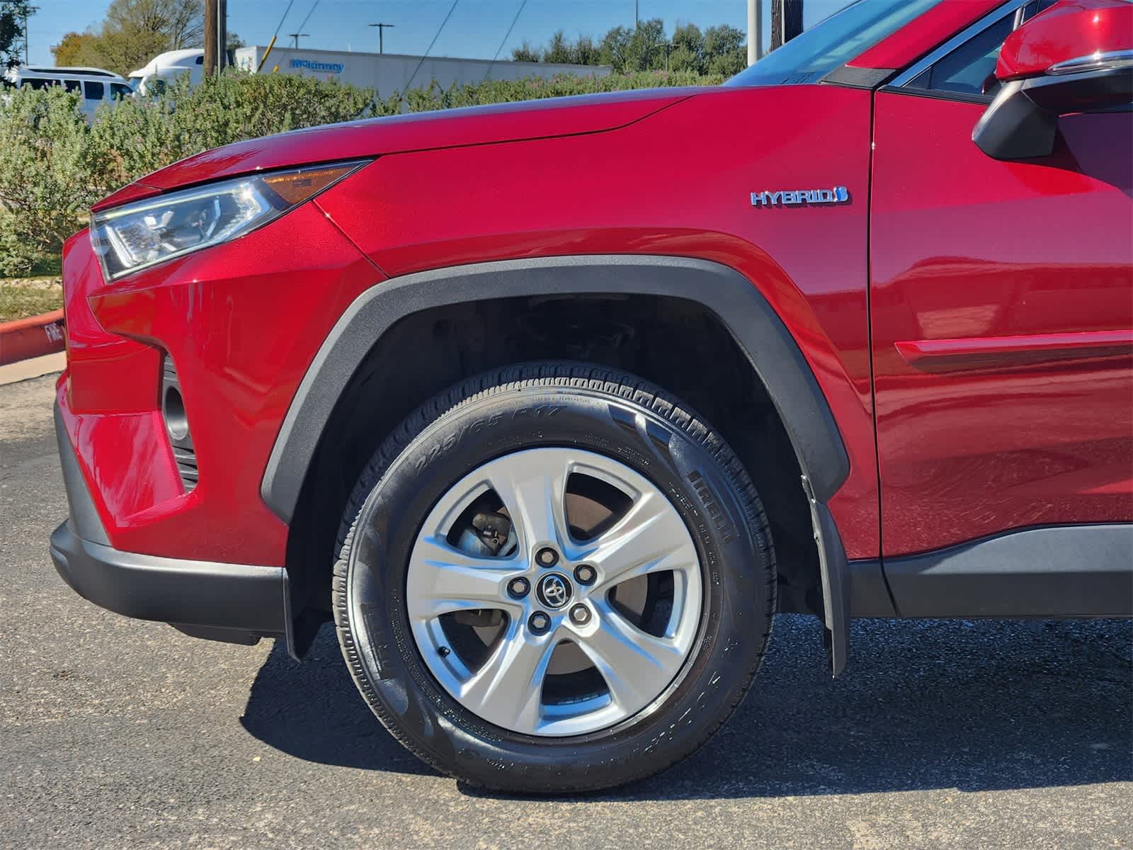 Thumbnail: 2021 Toyota RAV4 - 8