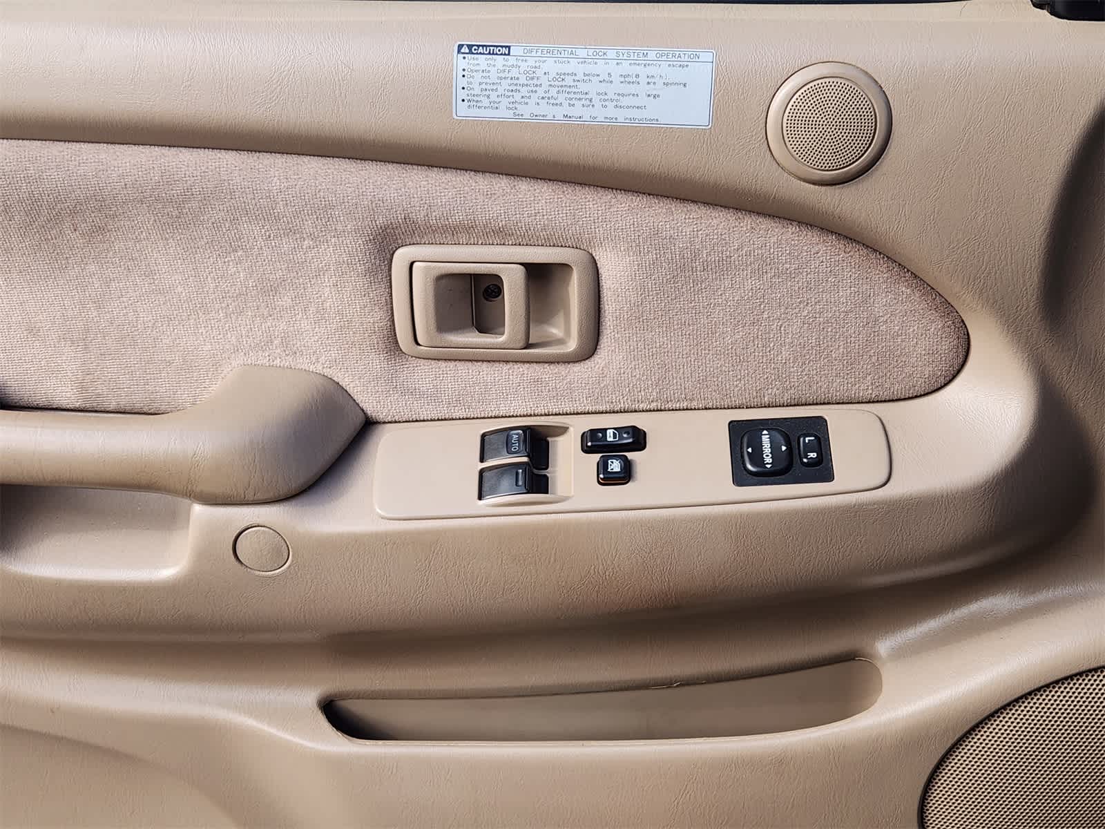 Thumbnail: 2004 Toyota Tacoma - 22