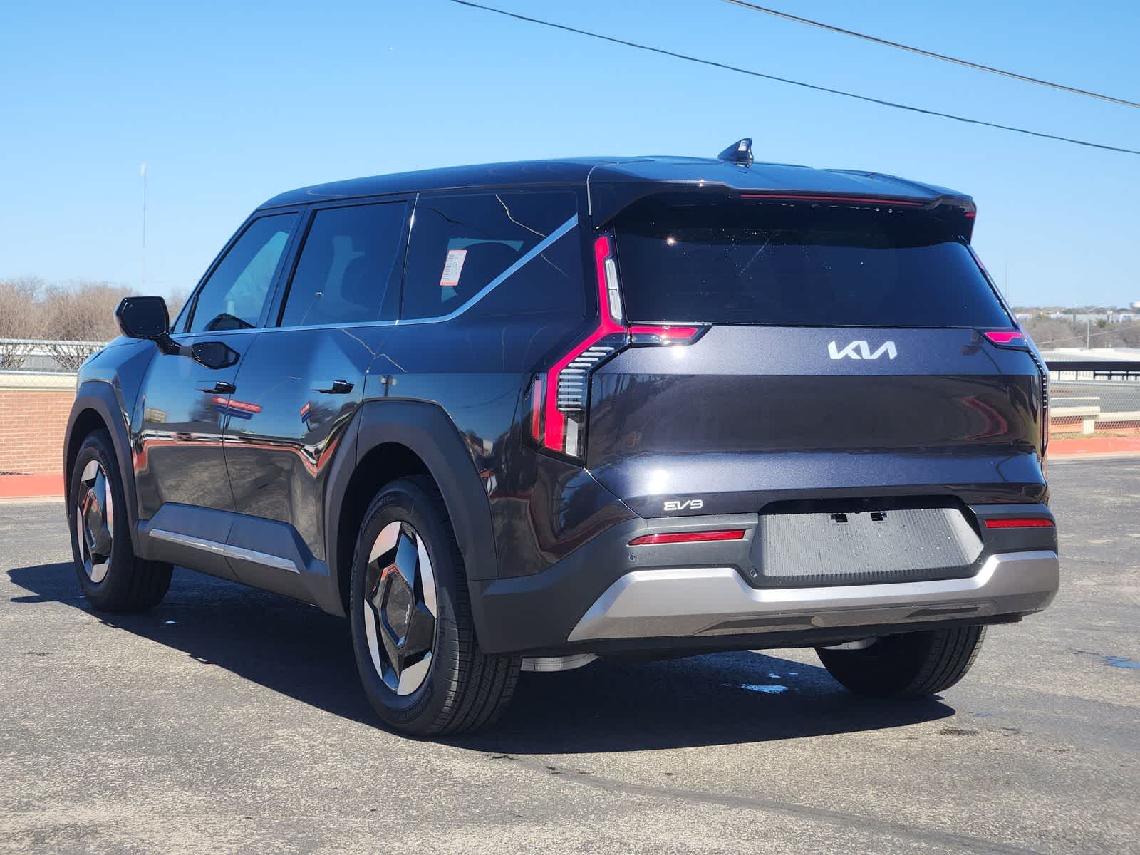 Thumbnail: 2026 Kia EV9 - 6