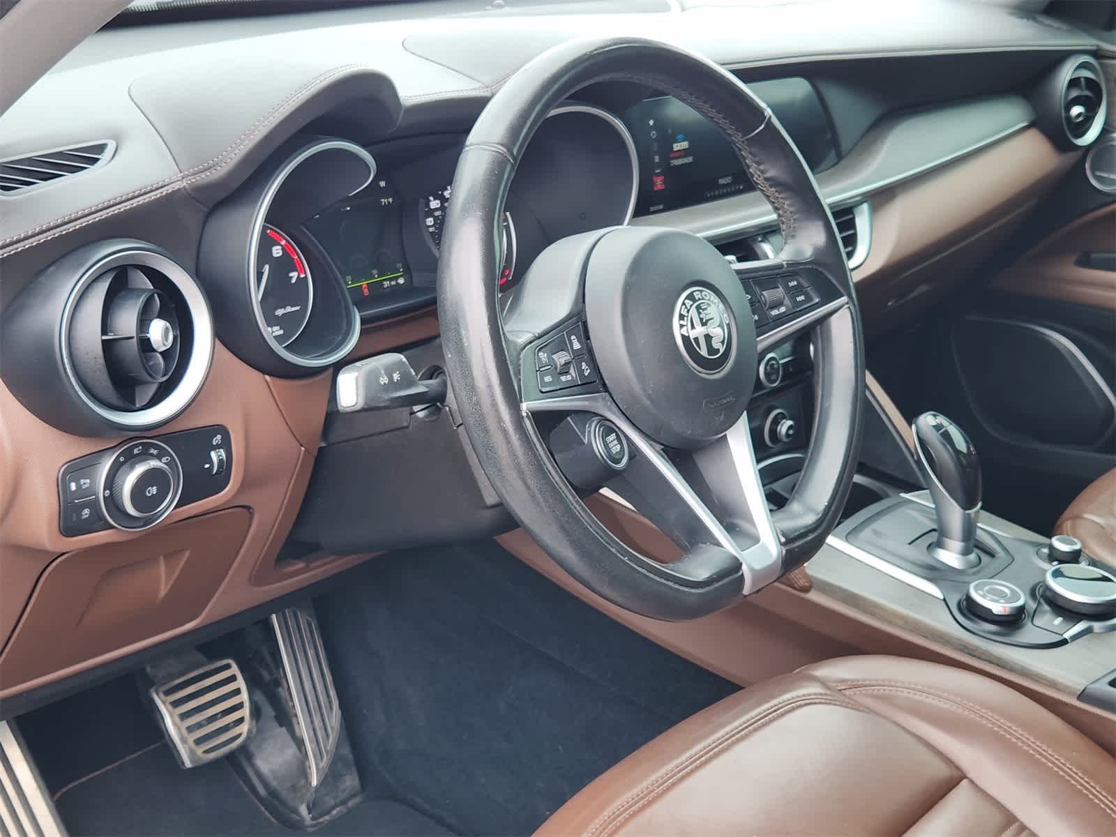 Thumbnail: 2019 Alfa Romeo Stelvio - 2