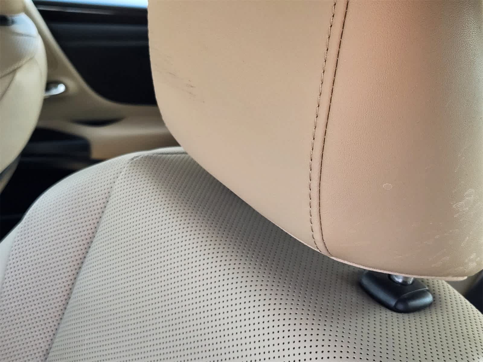 Thumbnail: 2021 Lexus ES - 15