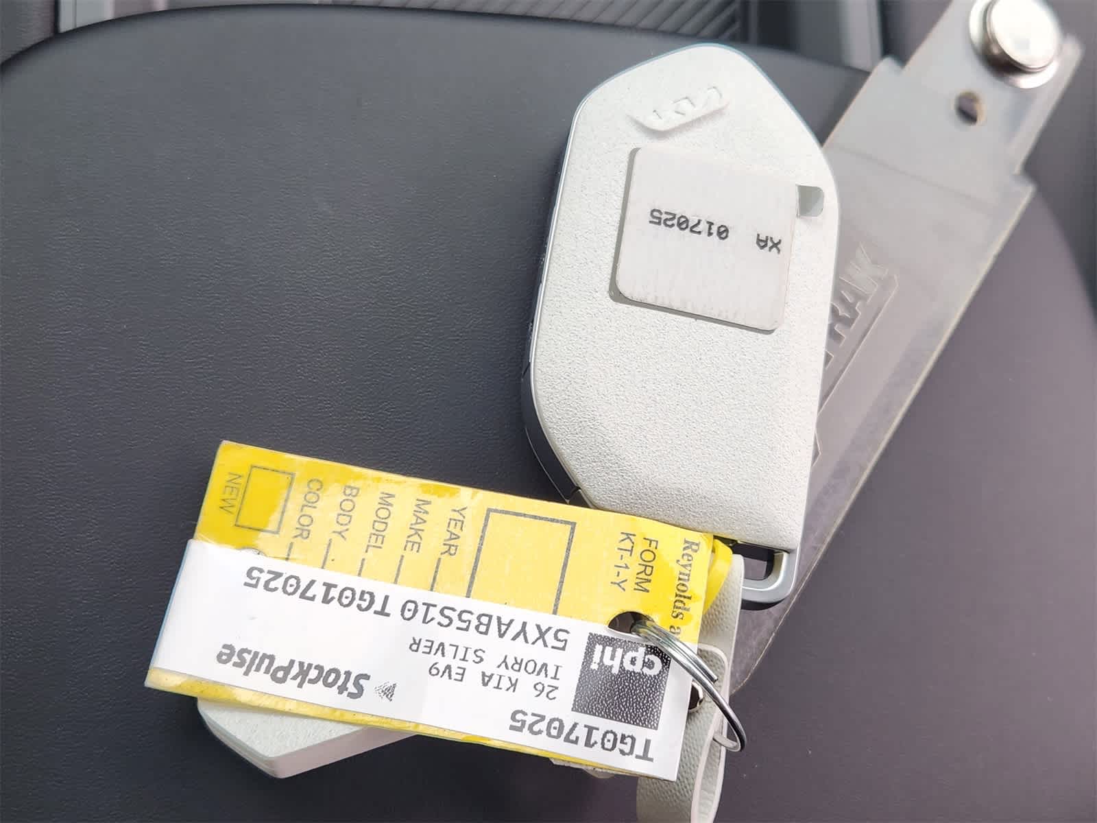 Thumbnail: 2026 Kia EV9 - 27