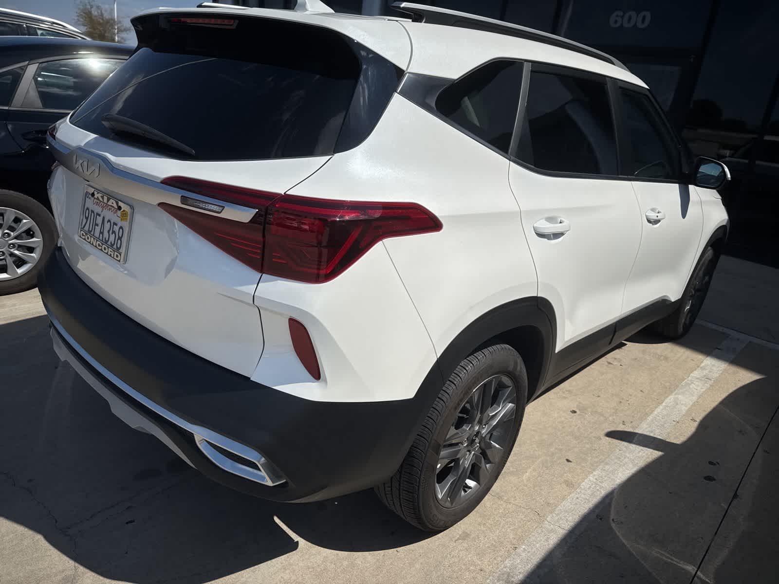 Thumbnail: 2023 Kia Seltos - 4