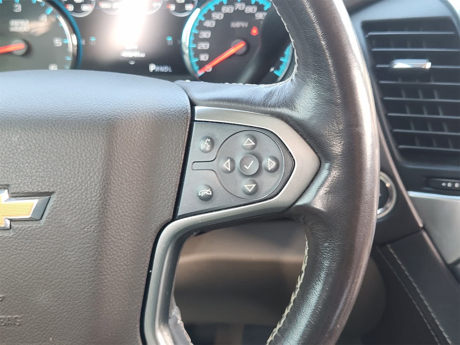 Thumbnail: 2019 Chevrolet Tahoe - 28