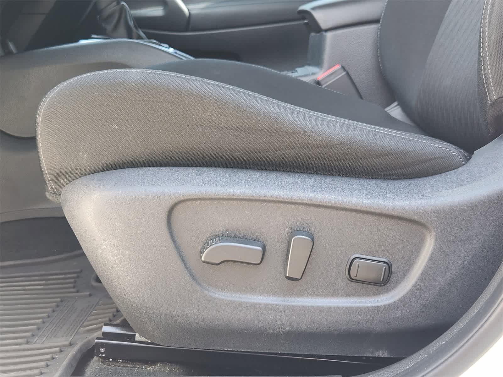 Thumbnail: 2020 Nissan Rogue - 24