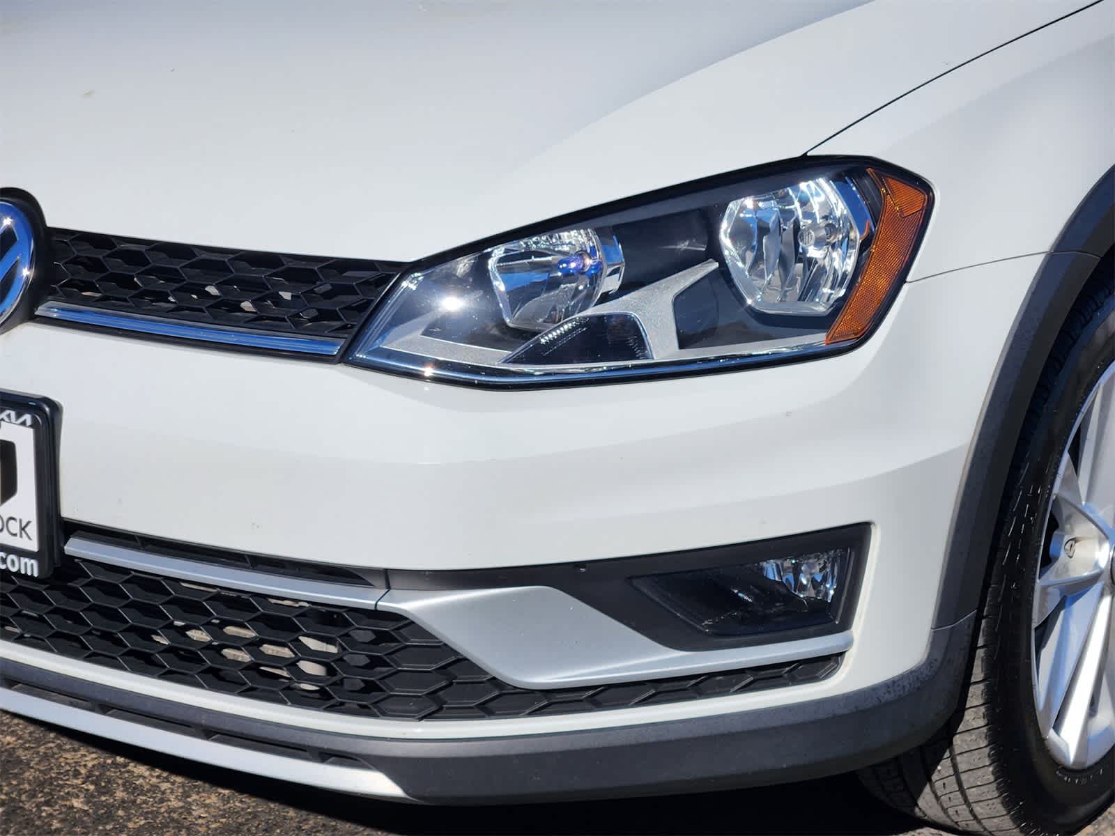 Thumbnail: 2017 Volkswagen Golf - 7