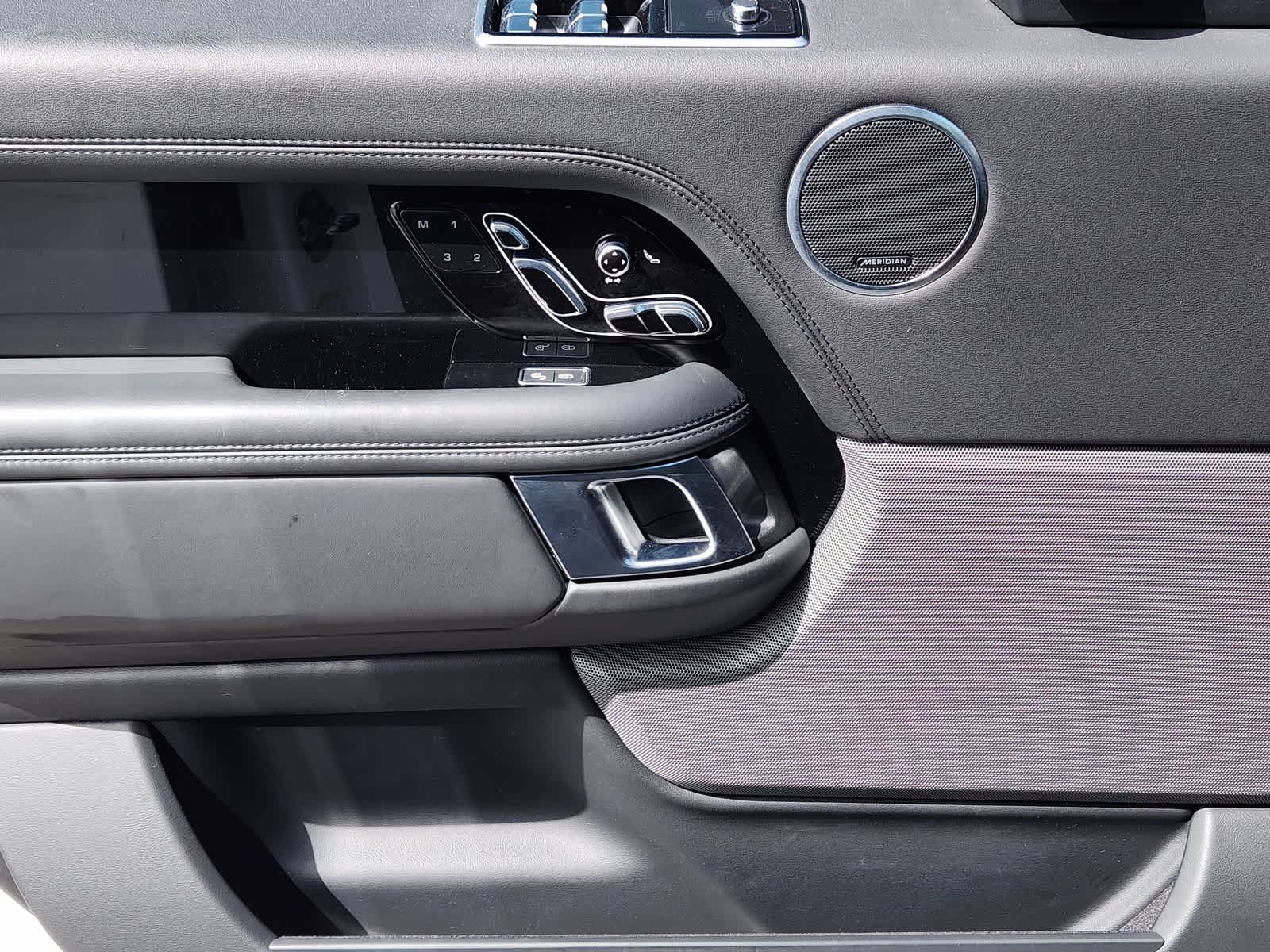 Thumbnail: 2019 Land Rover Range Rover - 19