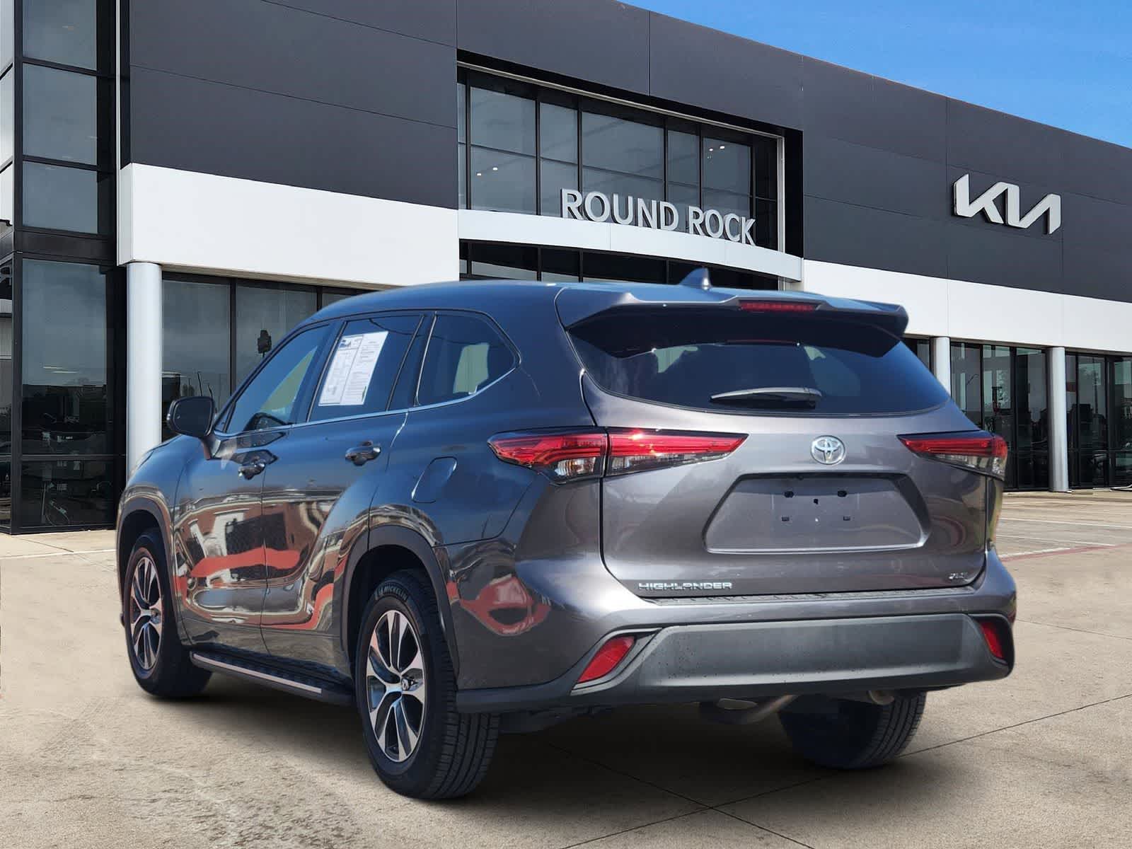 Thumbnail: 2022 Toyota Highlander - 6