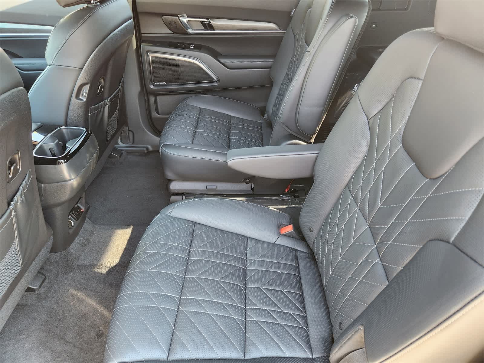 Thumbnail: 2025 Kia Telluride - 23