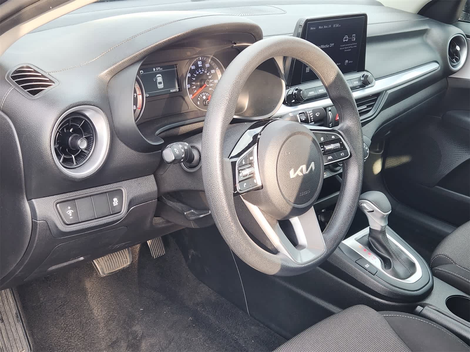 2024 Kia Forte LXS photo 2