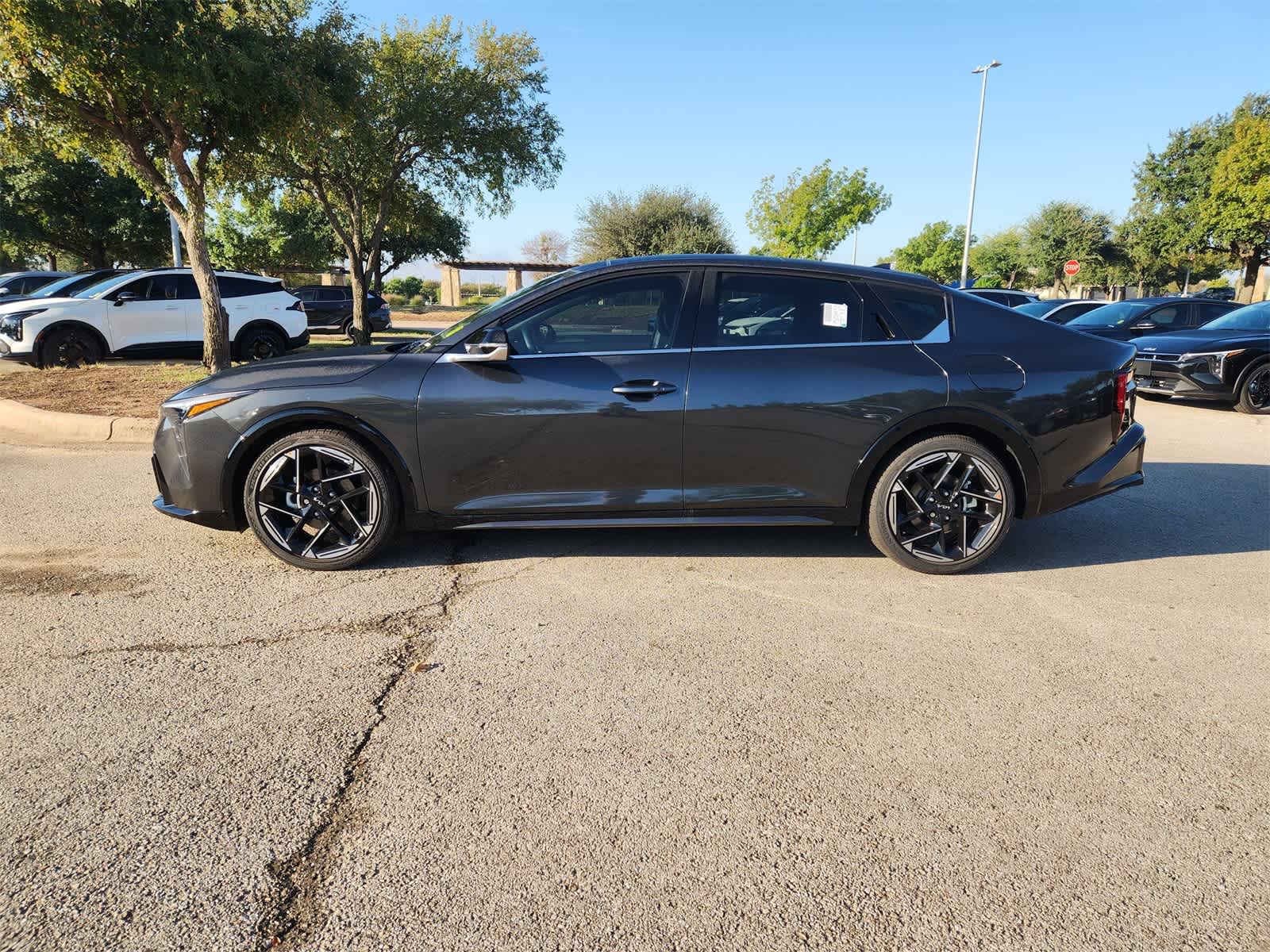2025 Kia K4 GT-Line photo 4