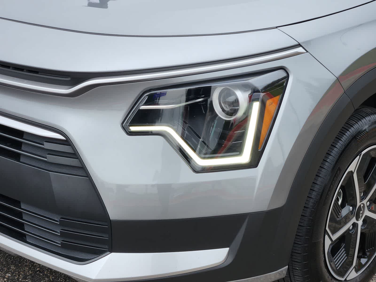 Thumbnail: 2024 Kia Niro - 7