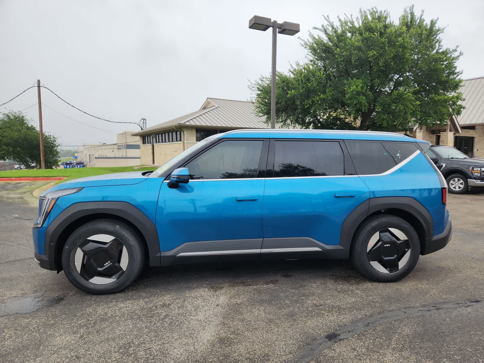 Thumbnail: 2026 Kia EV9 - 4