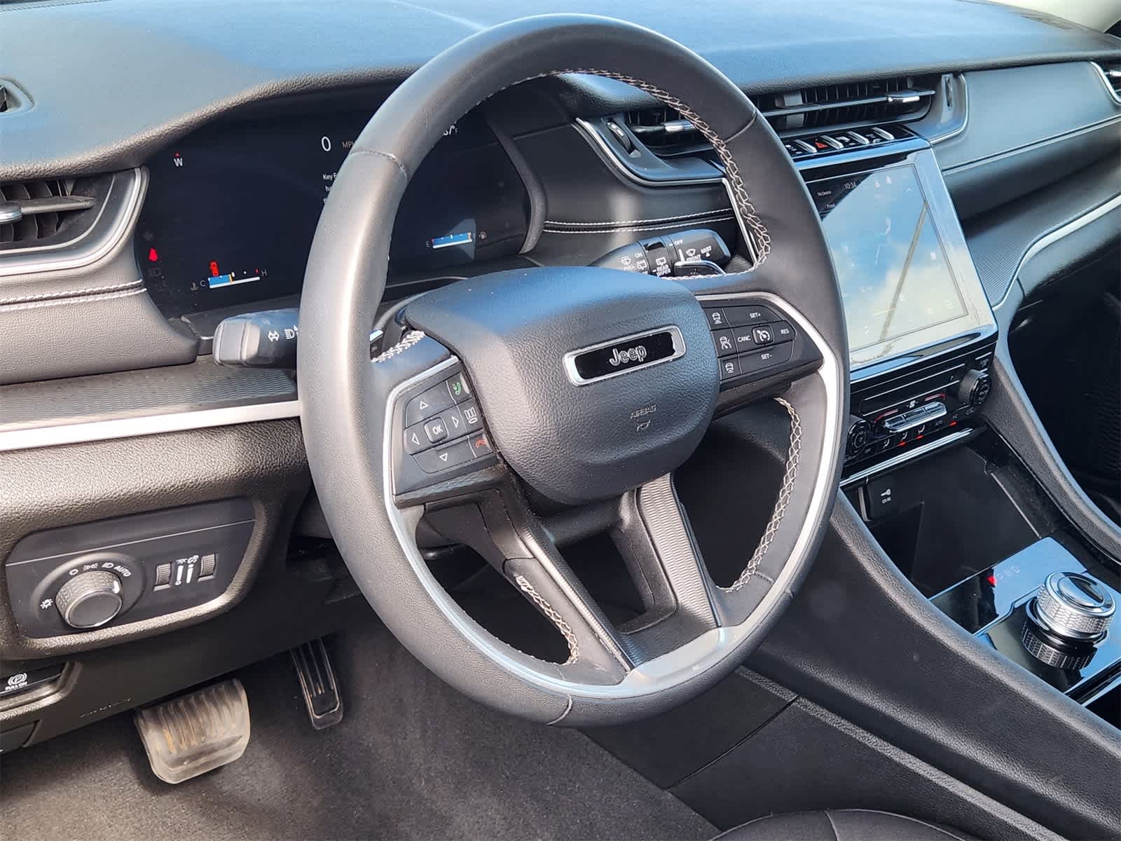 Thumbnail: 2023 Jeep Grand Cherokee L - 2