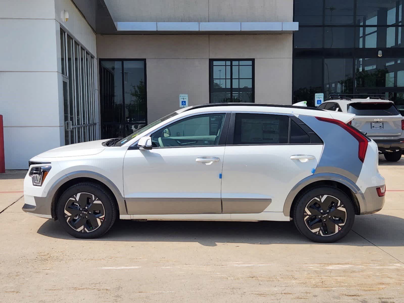2025 Kia Niro EV Wave photo 3