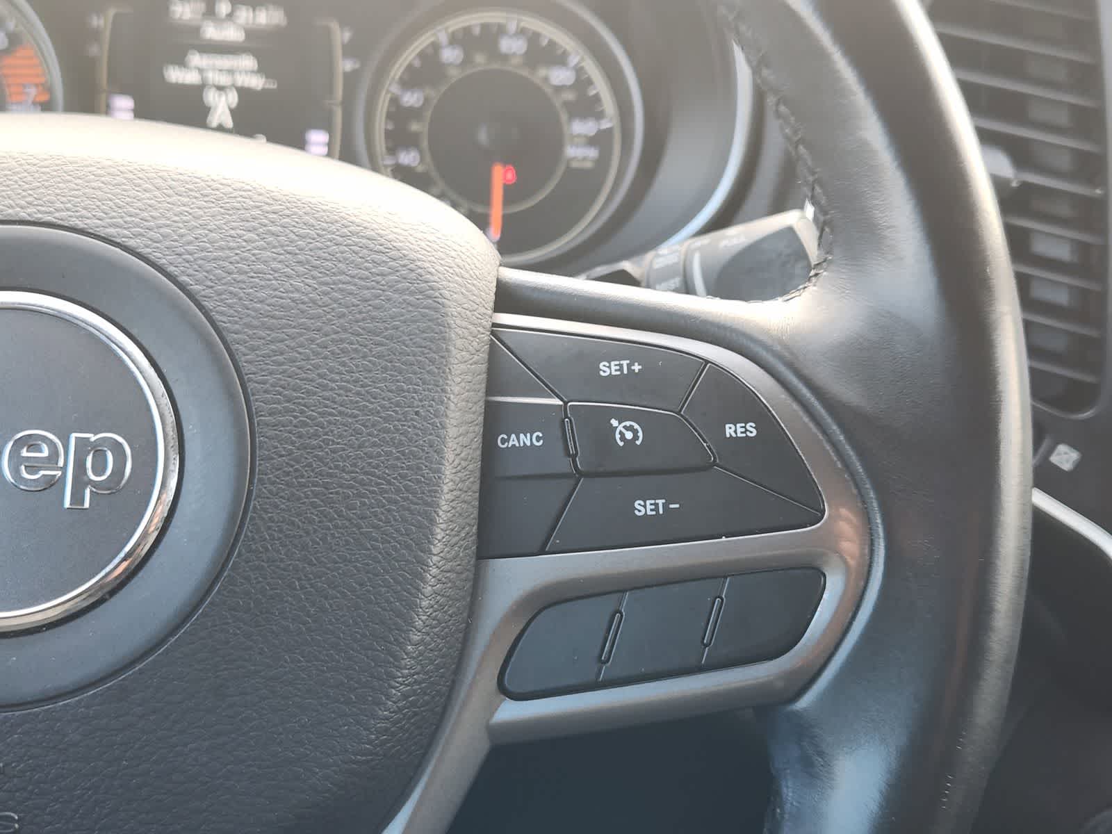 Thumbnail: 2019 Jeep Cherokee - 27