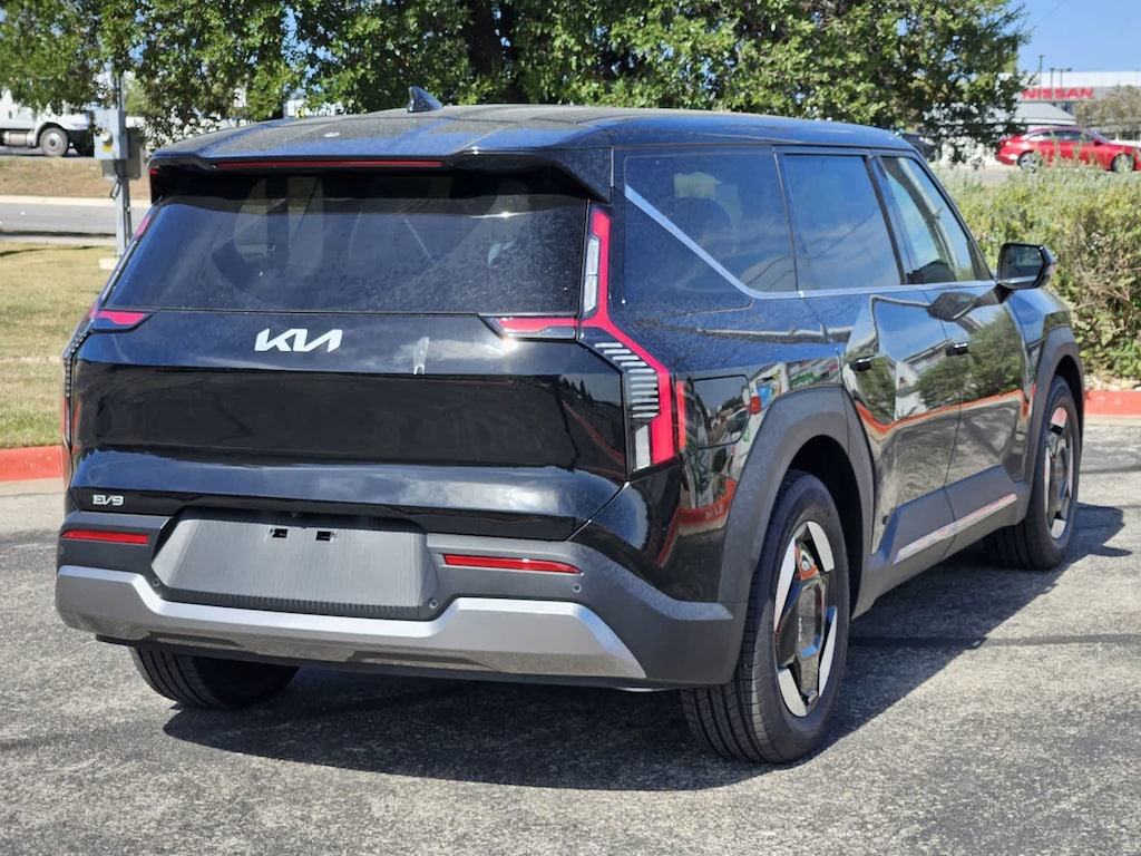 New 2026 Kia EV9 Light Long Range SUV