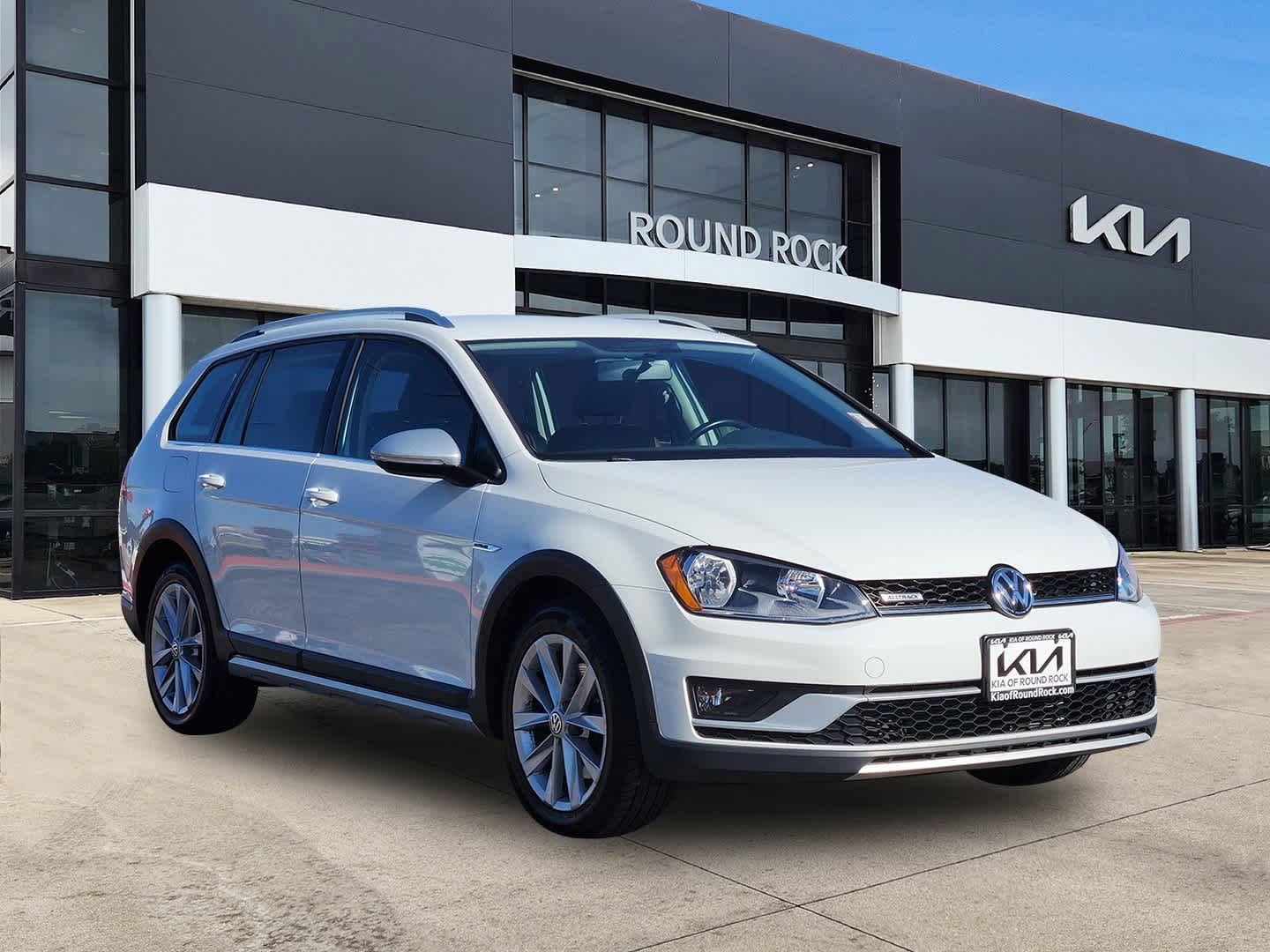 Thumbnail: 2017 Volkswagen Golf - 2