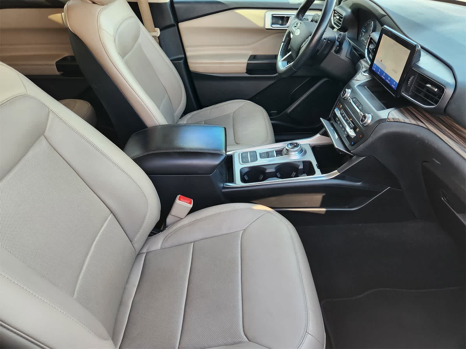 Thumbnail: 2020 Ford Explorer - 14