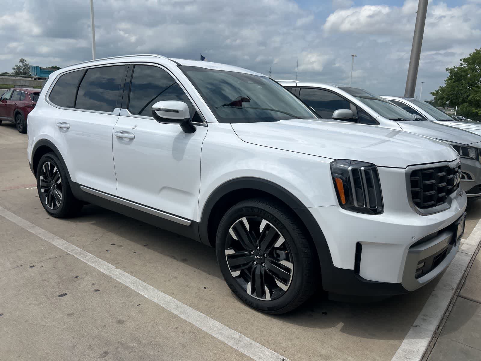 Thumbnail: 2023 Kia Telluride - 13