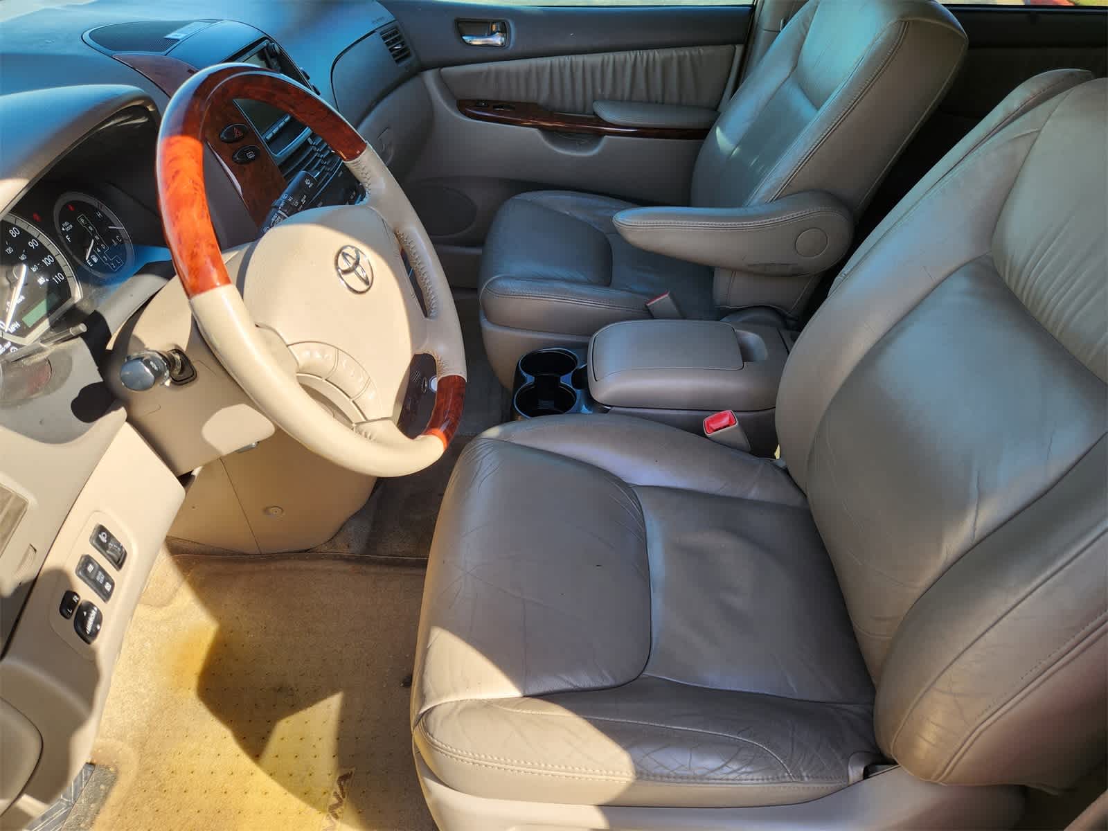 Thumbnail: 2005 Toyota Sienna - 13