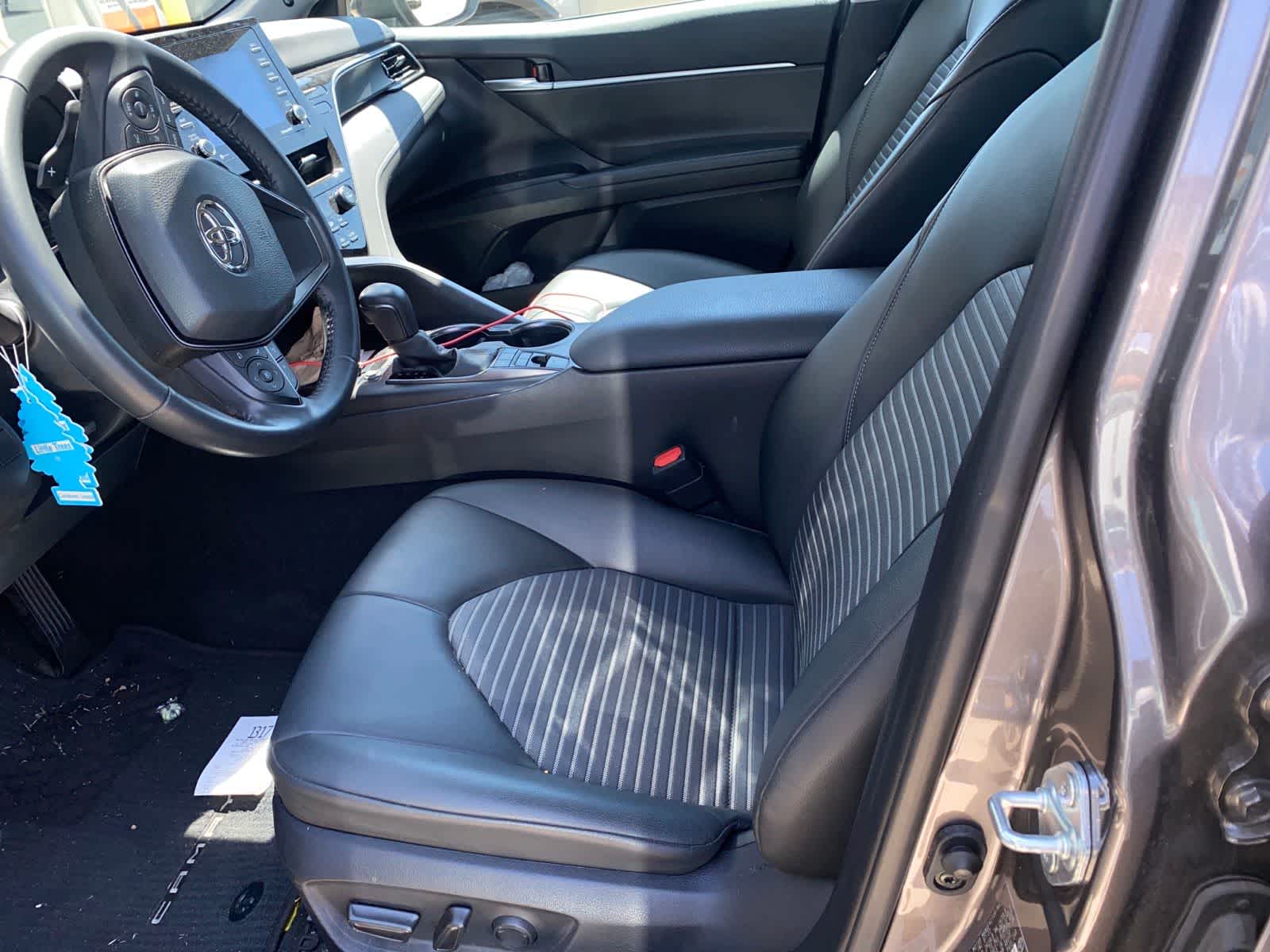 Thumbnail: 2022 Toyota Camry - 9