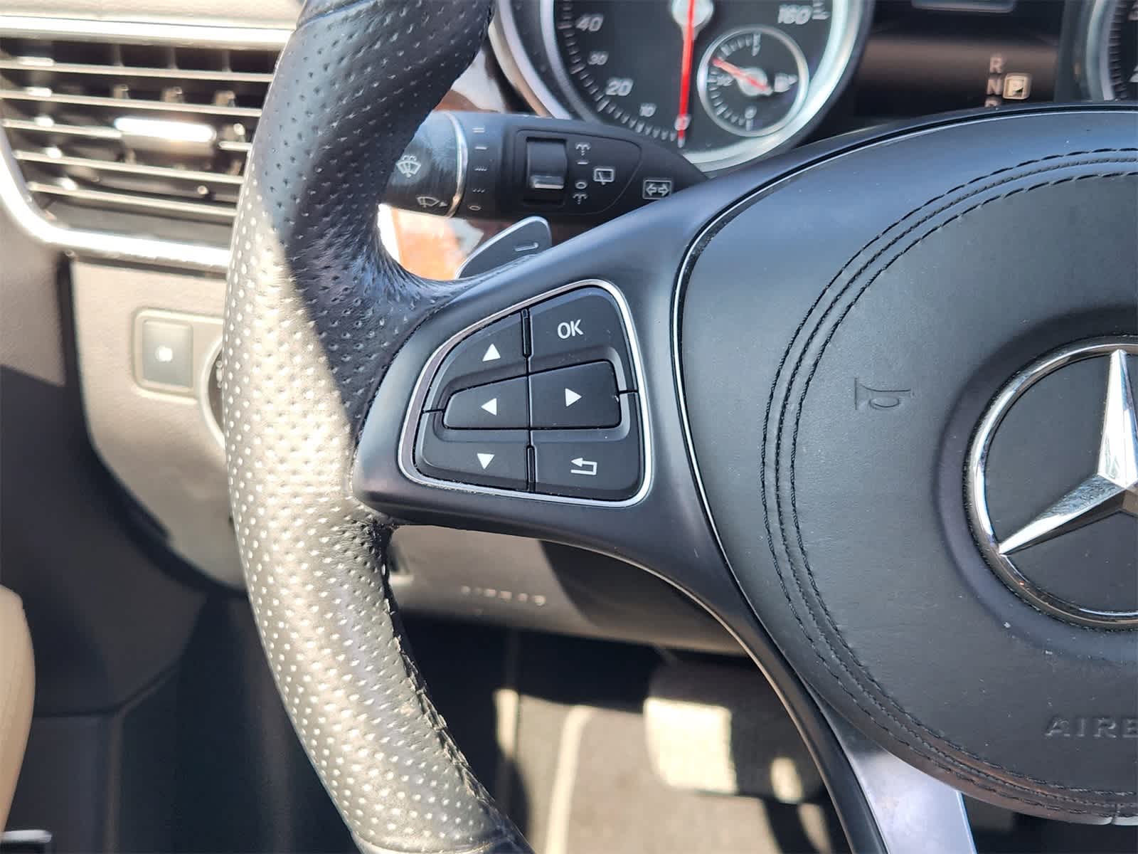 Thumbnail: 2017 Mercedes-Benz GLS - 27