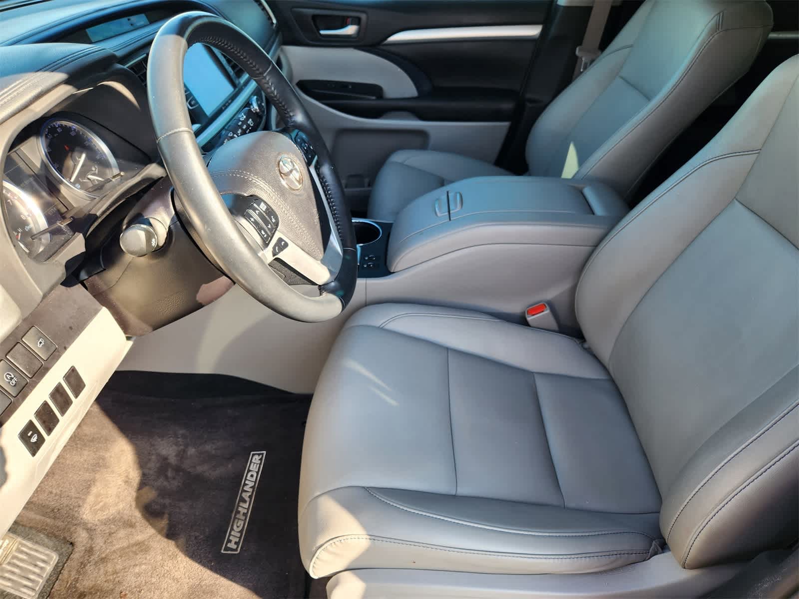 Thumbnail: 2019 Toyota Highlander - 13