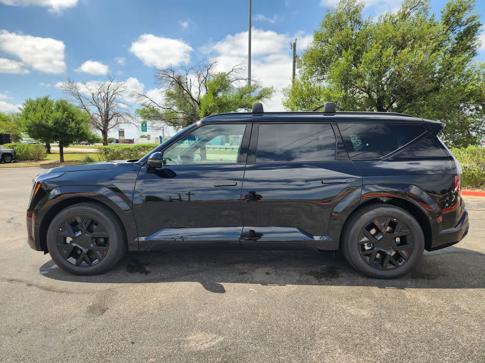 Thumbnail: 2026 Kia EV9 - 4