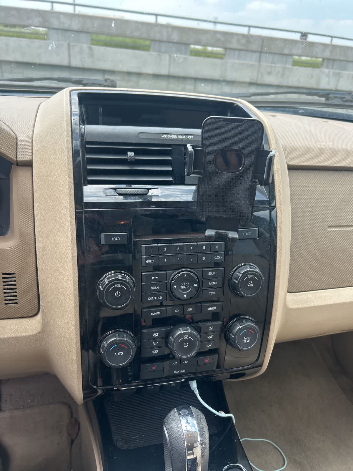 Thumbnail: 2011 Ford Escape - 3