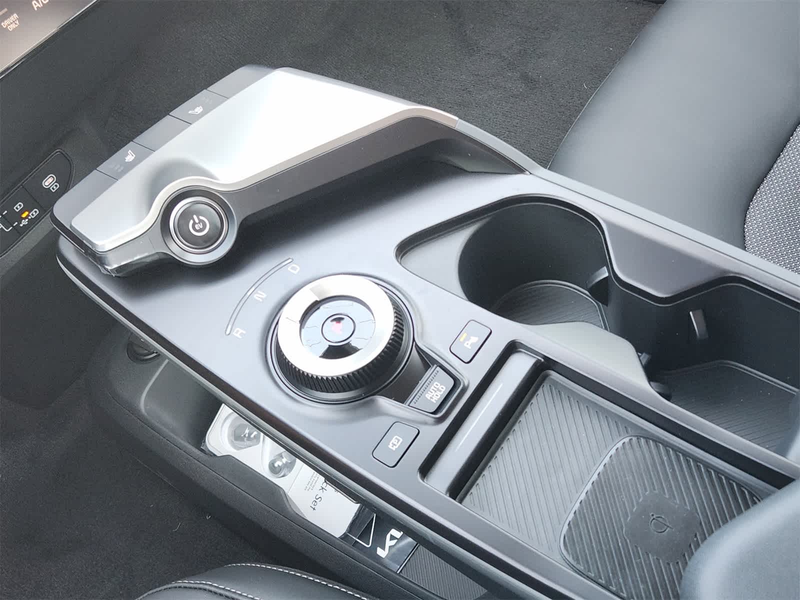 Thumbnail: 2025 Kia EV6 - 18