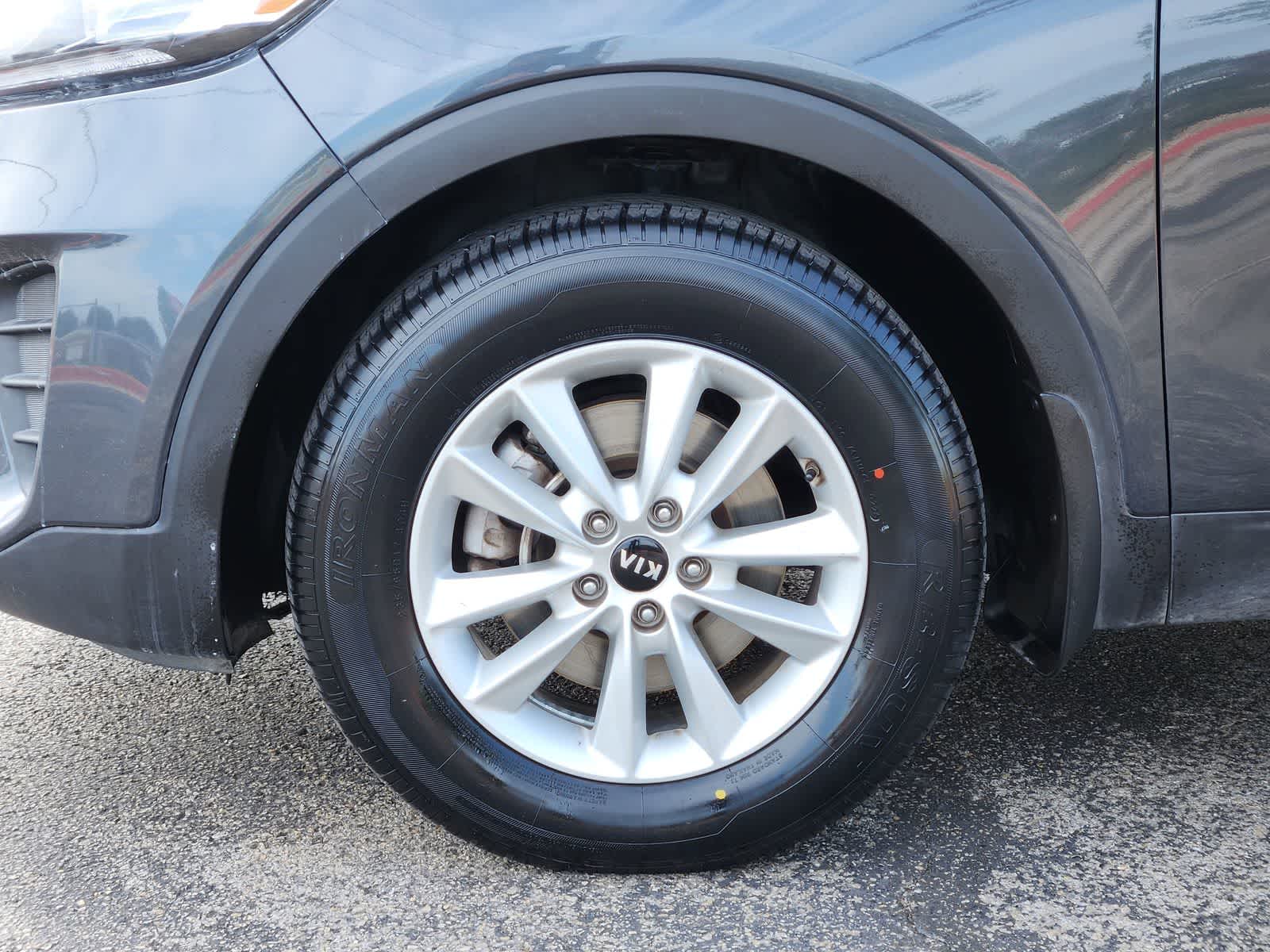 Thumbnail: 2019 Kia Sorento - 9