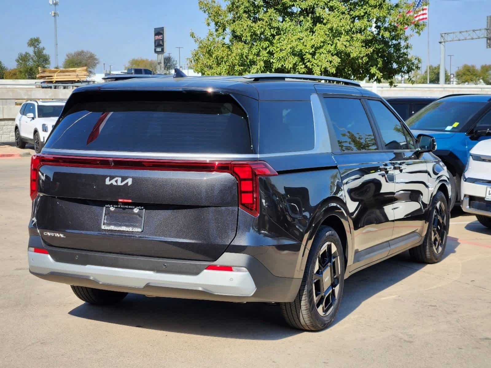 Thumbnail: 2026 Kia Carnival - 5