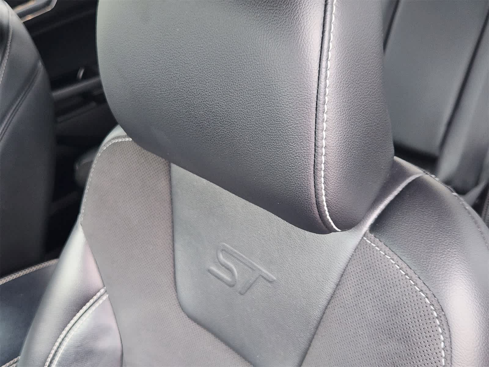 Thumbnail: 2019 Ford Edge - 15