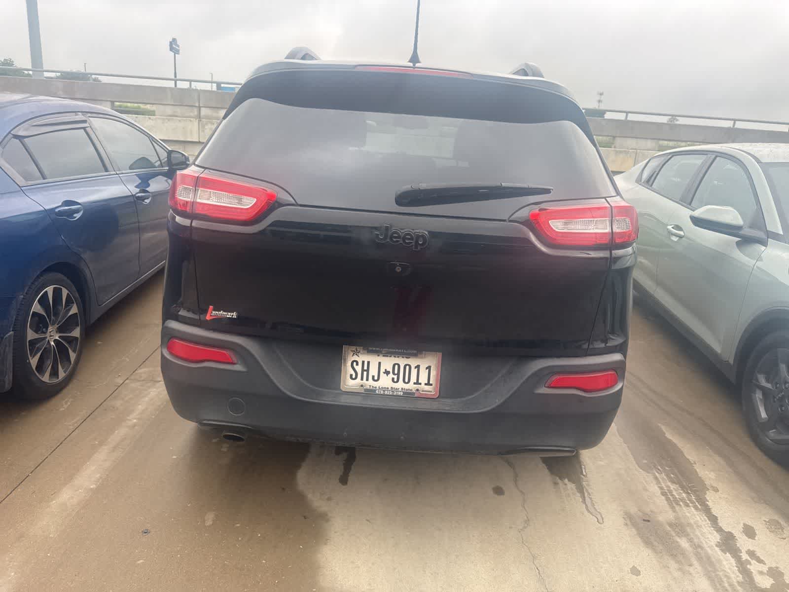 Thumbnail: 2017 Jeep Cherokee - 8