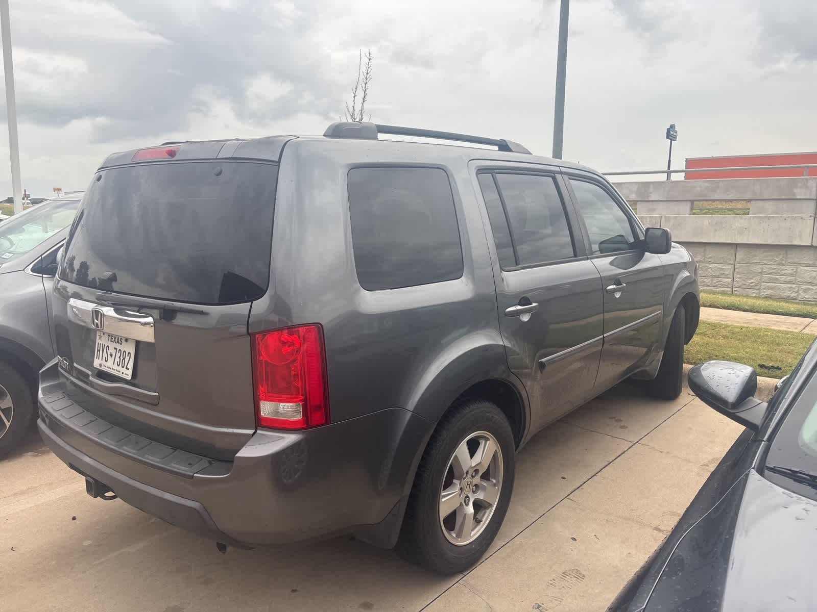 Thumbnail: 2010 Honda Pilot - 4