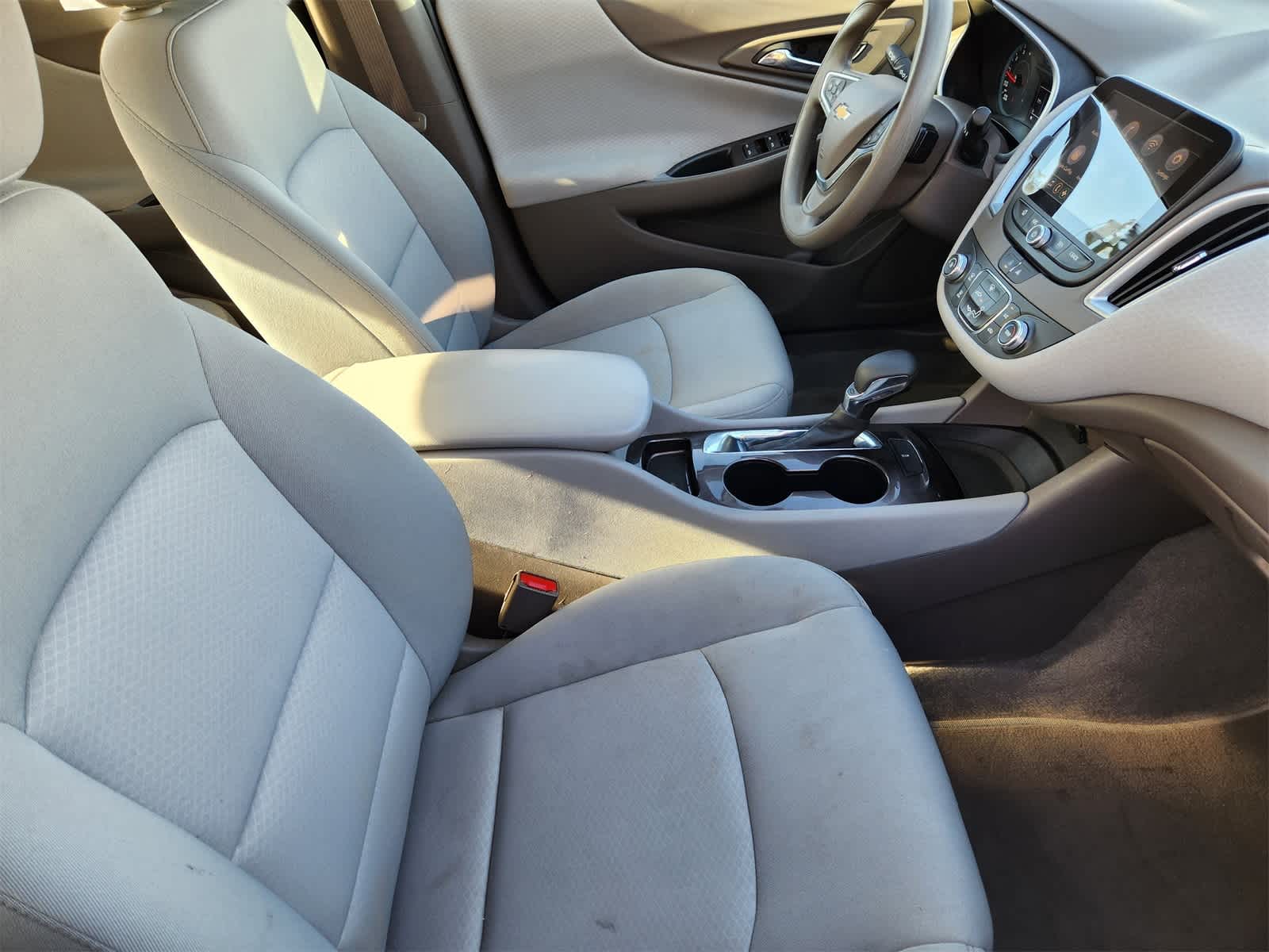 Thumbnail: 2022 Chevrolet Malibu - 14