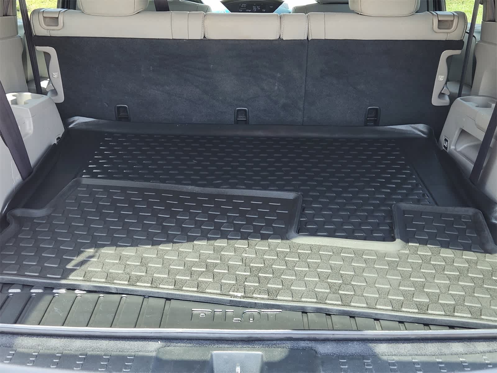 Thumbnail: 2010 Honda Pilot - 30