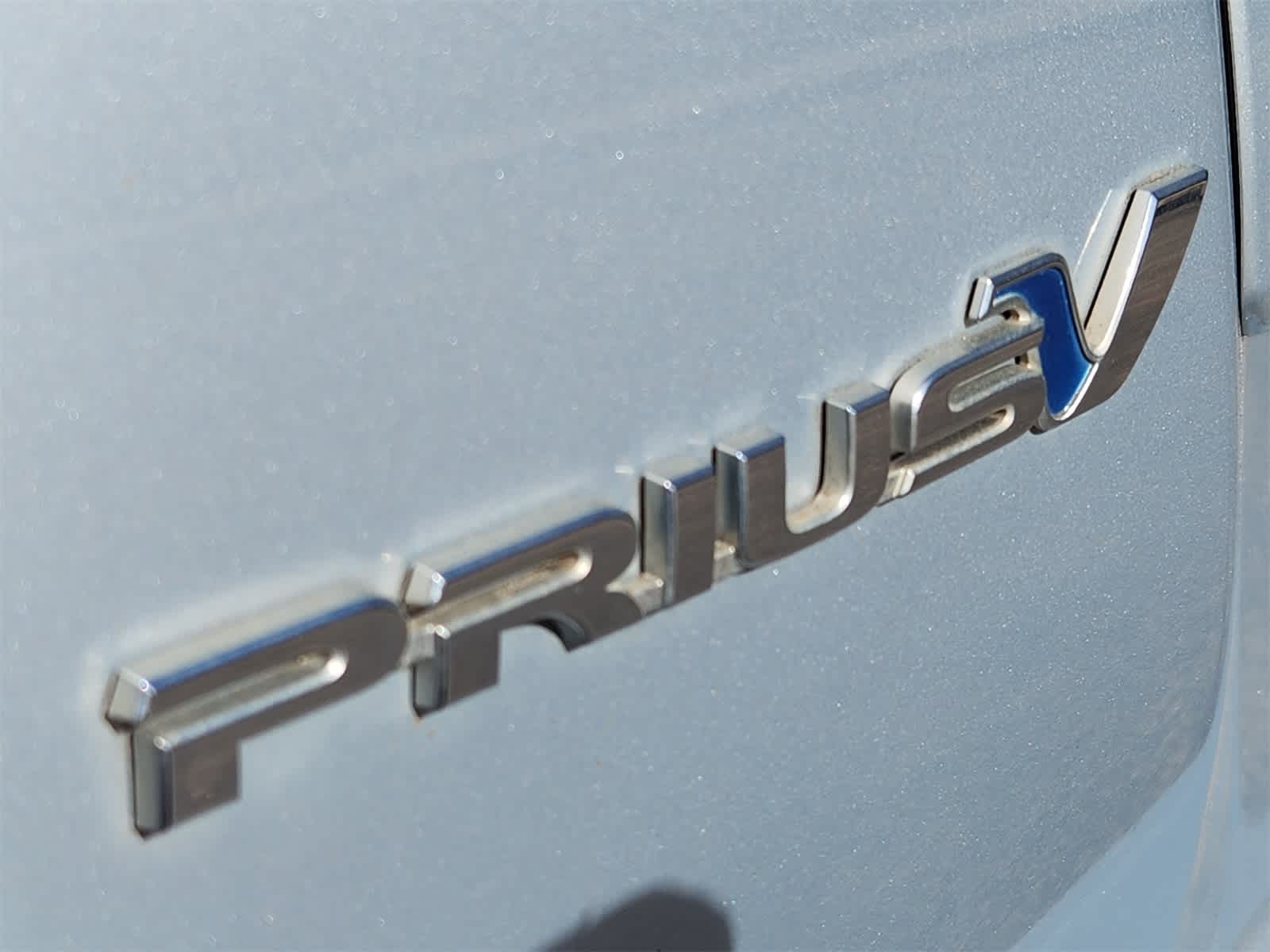 Thumbnail: 2014 Toyota Prius v - 12