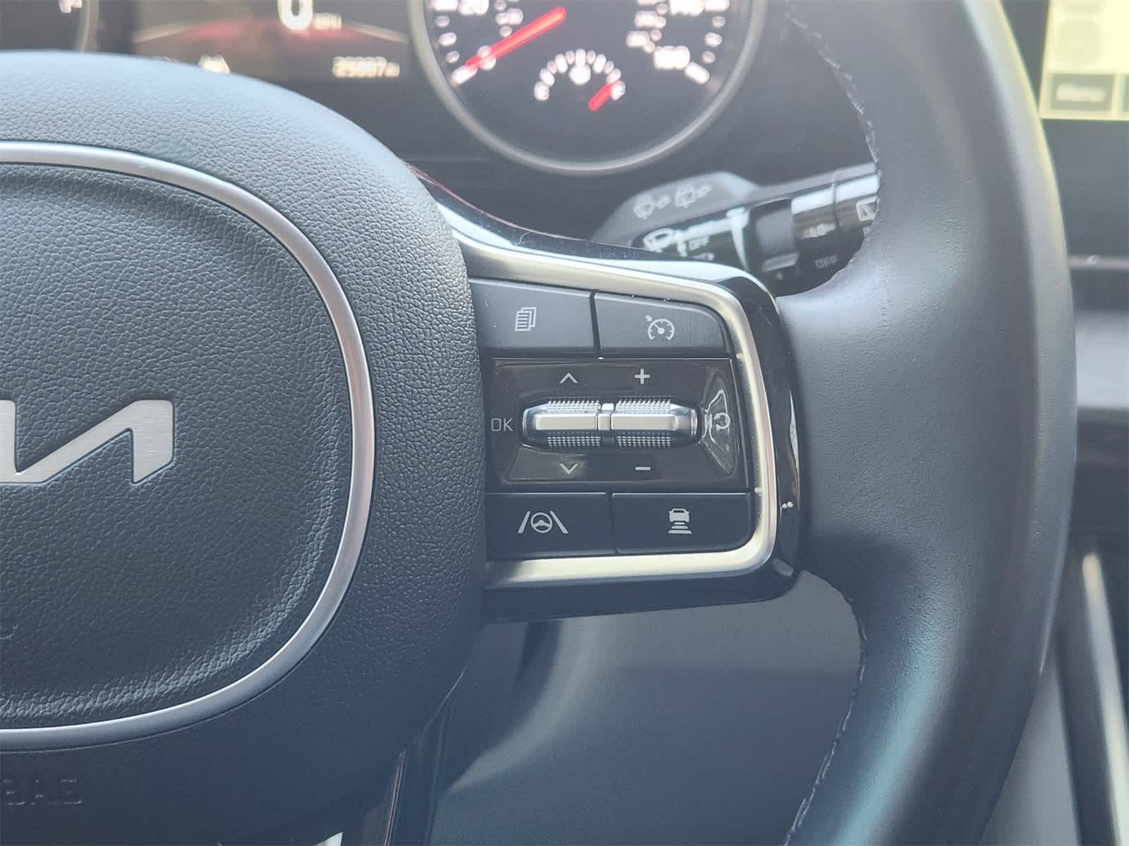 Thumbnail: 2024 Kia Carnival - 27