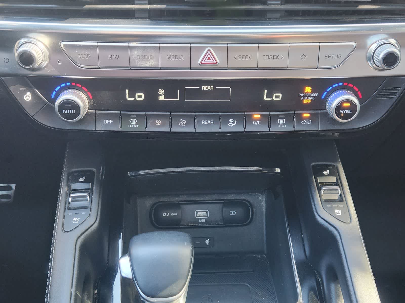 Thumbnail: 2022 Kia Telluride - 18