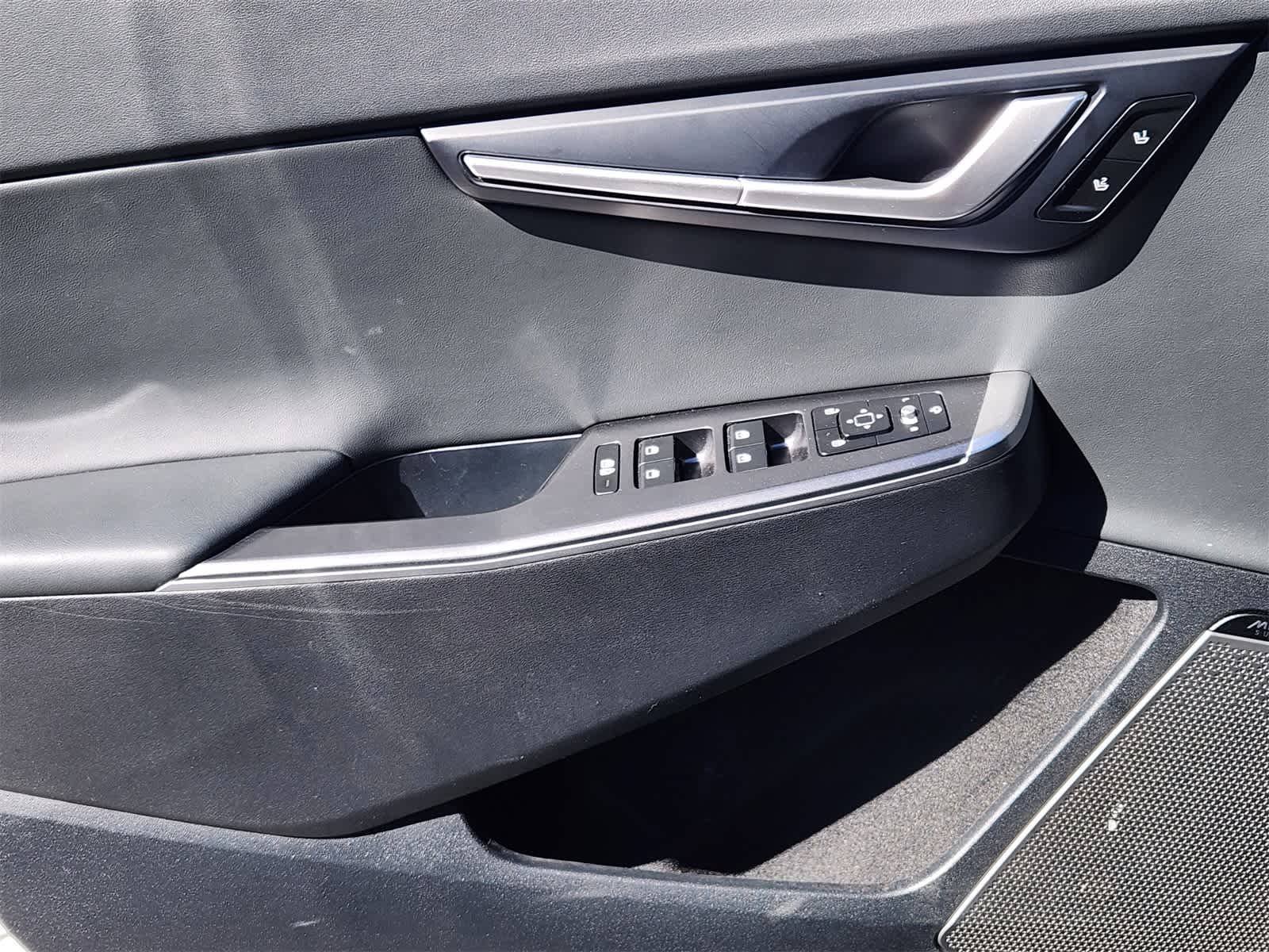 Thumbnail: 2023 Kia EV6 - 22