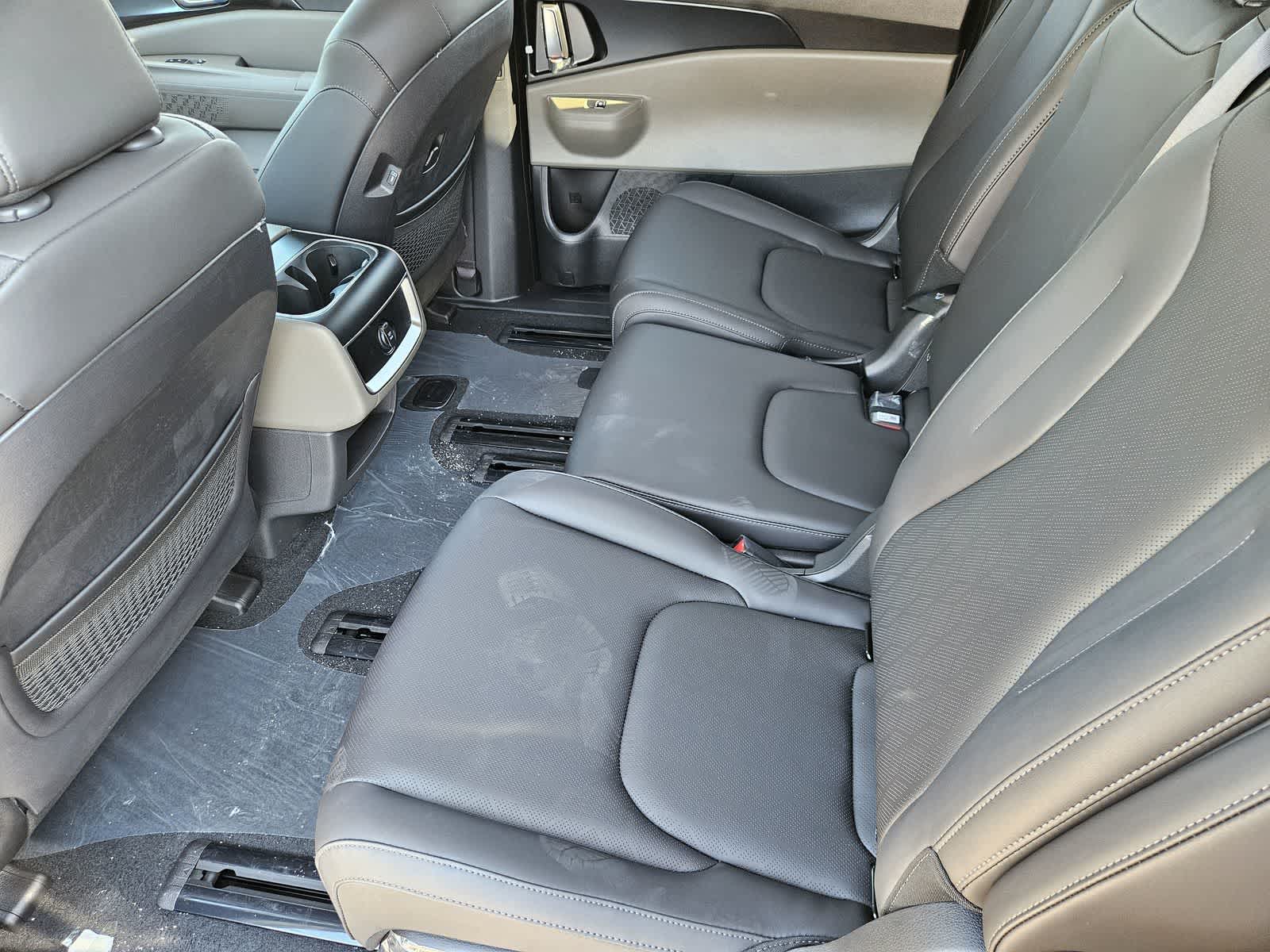2027 Kia Carnival LXS - Photo 18