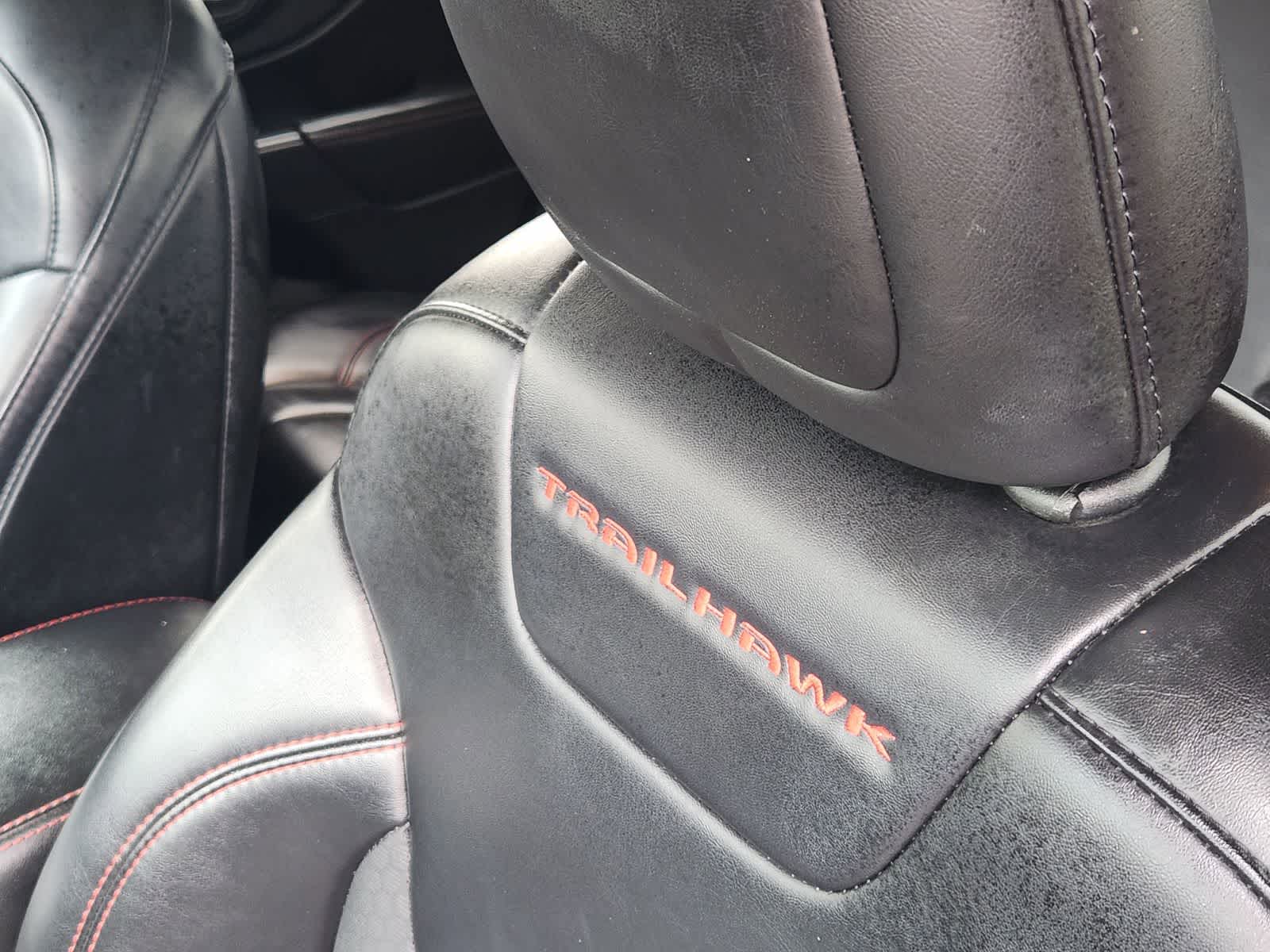 Thumbnail: 2020 Jeep Cherokee - 15