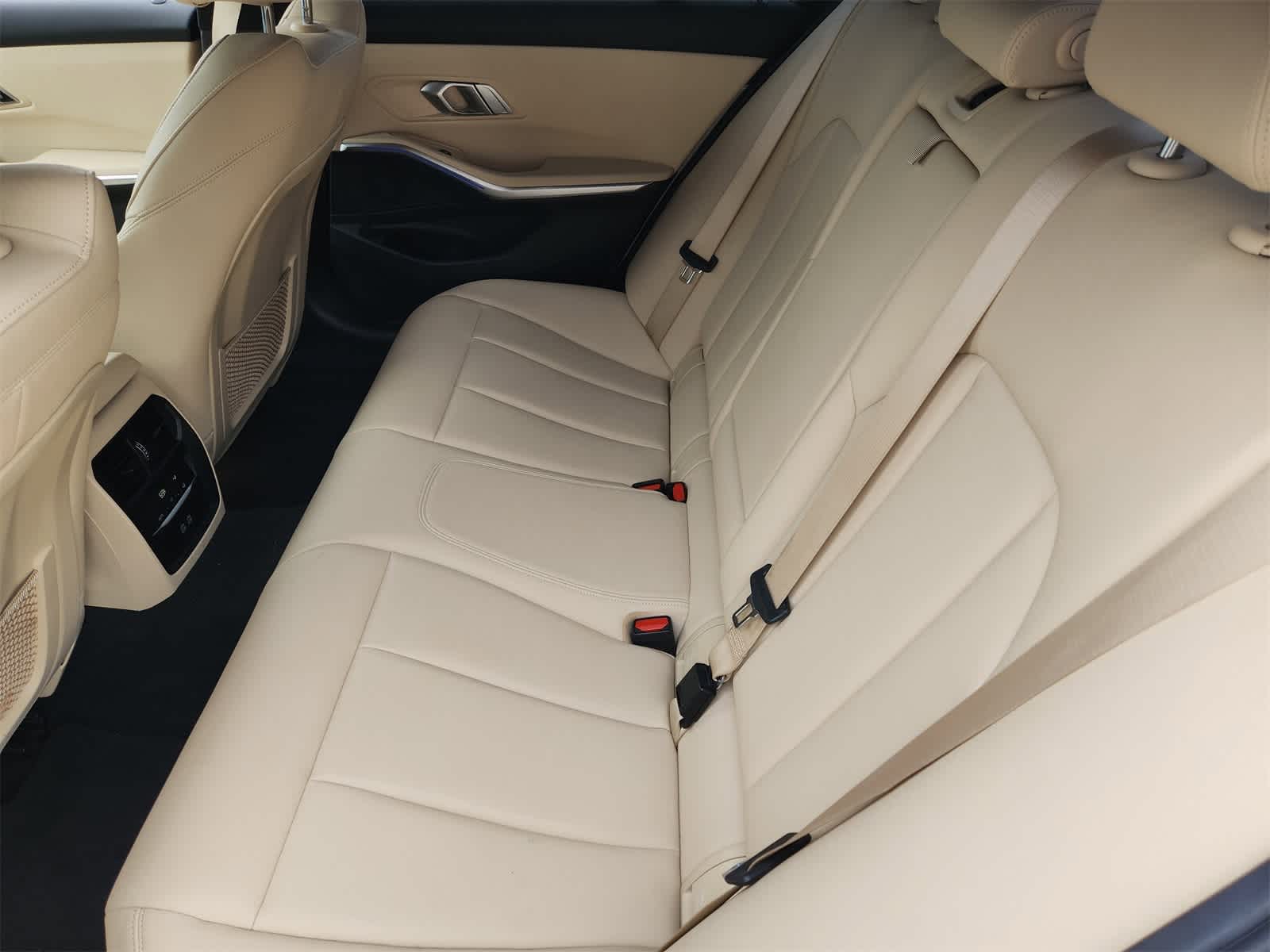 Thumbnail: 2021 BMW 3 Series - 26