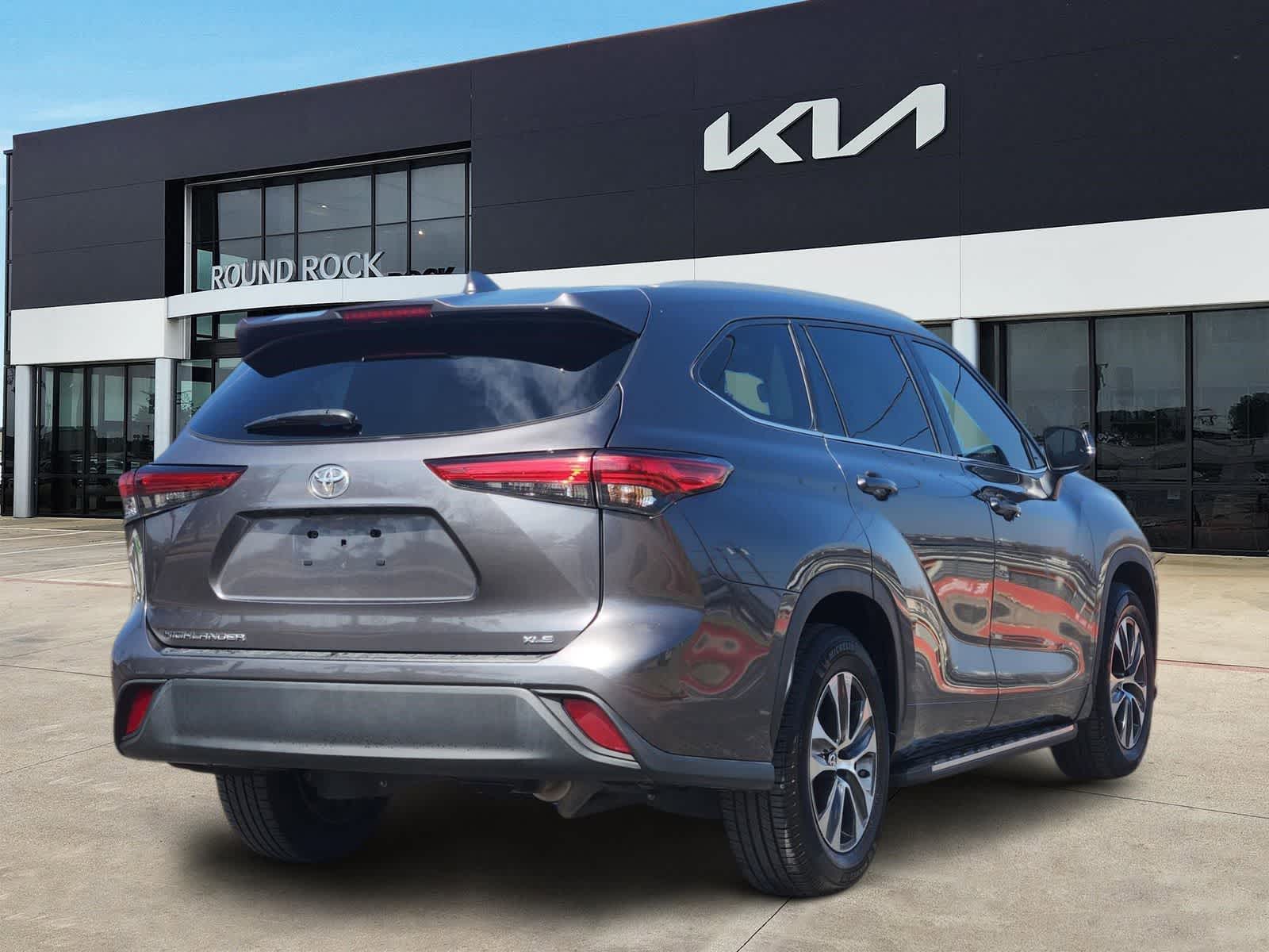 Thumbnail: 2022 Toyota Highlander - 5