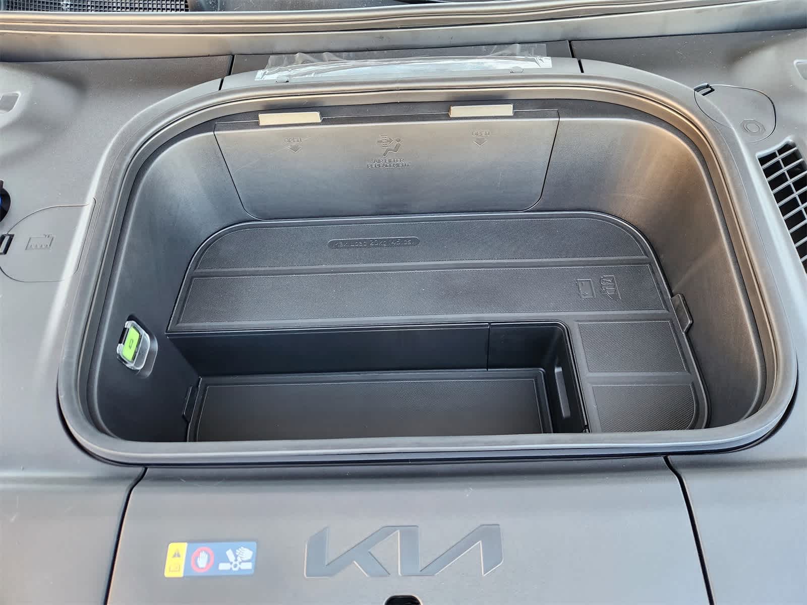 Thumbnail: 2026 Kia EV9 - 24