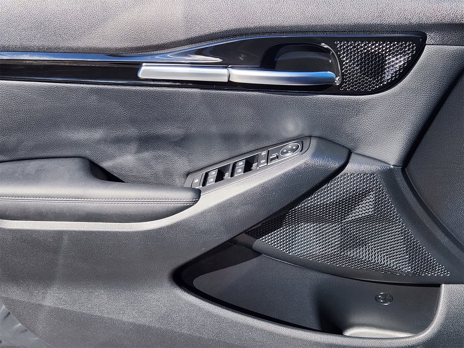 Thumbnail: 2024 Kia Seltos - 20