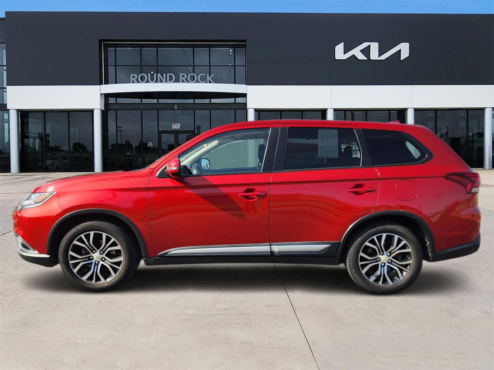 Thumbnail: 2018 Mitsubishi Outlander - 4