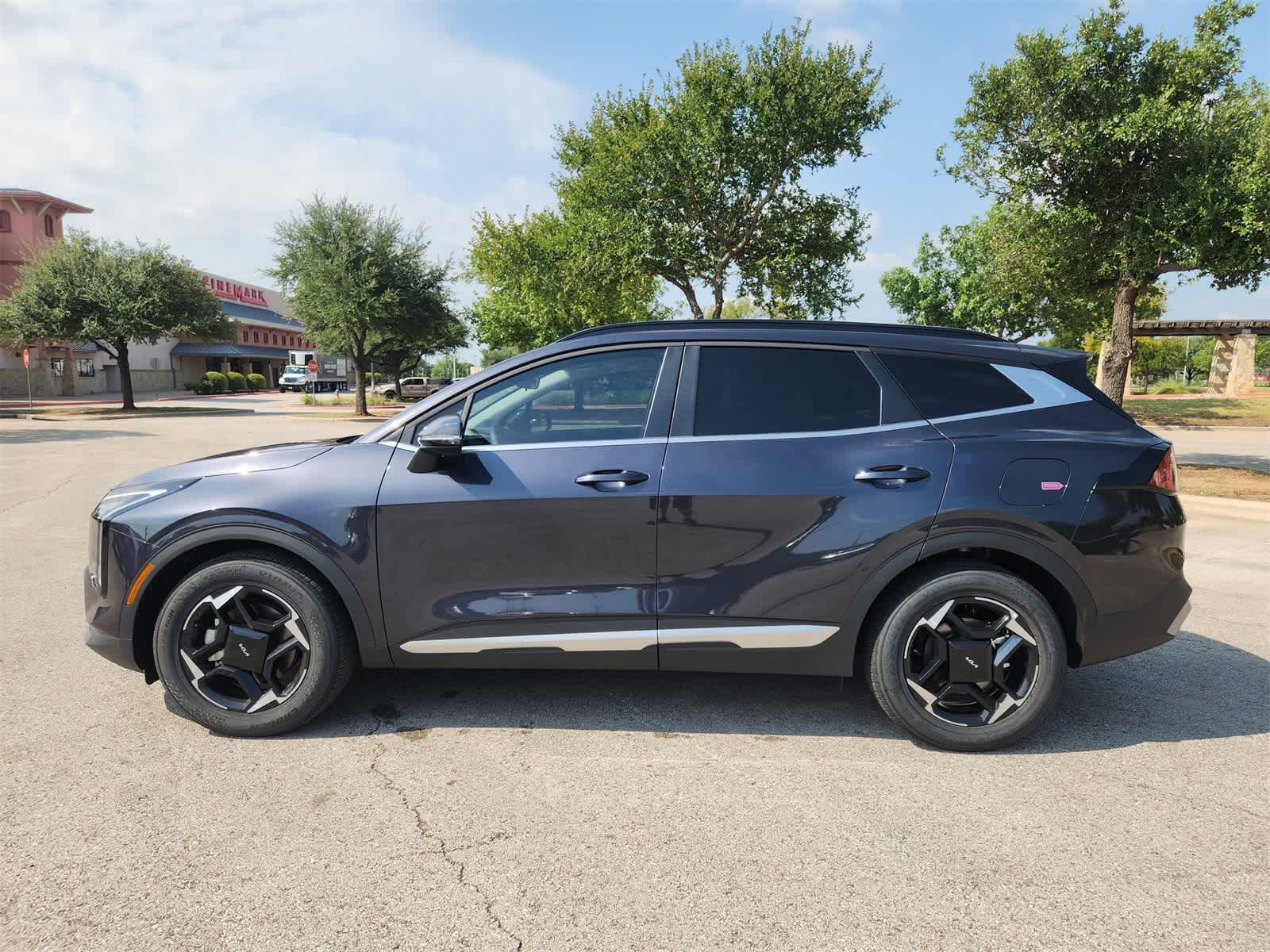 2026 Kia Sportage EX photo 2